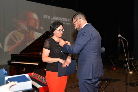 Gloria Artis